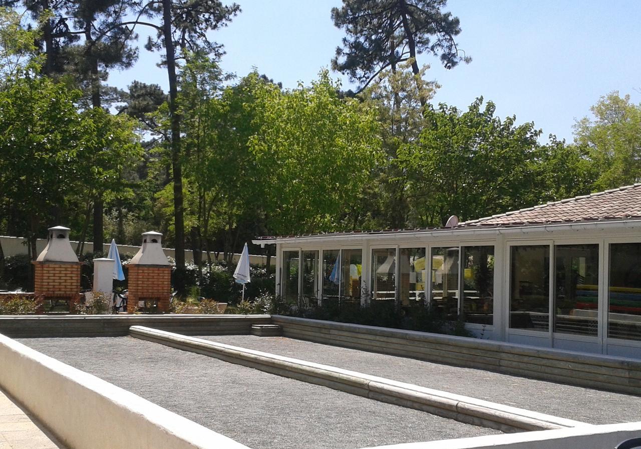 Camping Le Dauphin Hotel Saint-Georges-de-Didonne ภายนอก รูปภาพ